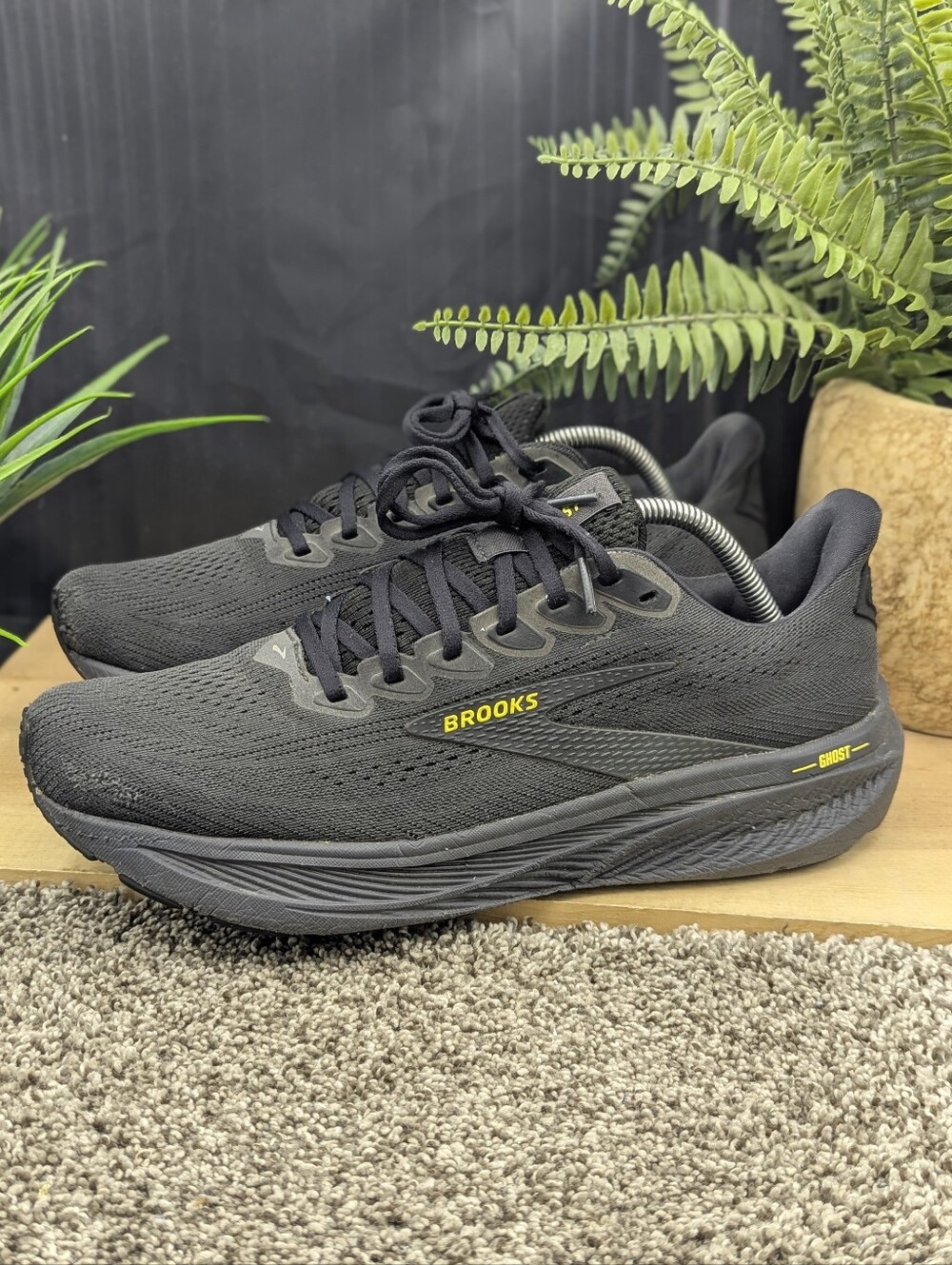 Brooks Ghost 17 Mens Size 11 Running Walking Casual Comfort Shoes
